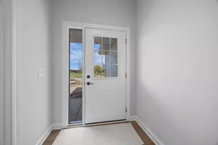 216 10th Ave NE, Hutchinson, MN 55350 - Photo 9
