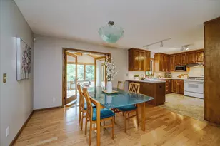 1060 Dennis St S, Maplewood, MN 55119 - Photo 11