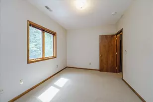 1060 Dennis St S, Maplewood, MN 55119 - Photo 29