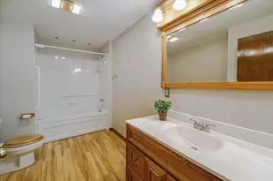 1060 Dennis St S, Maplewood, MN 55119 - Photo 25