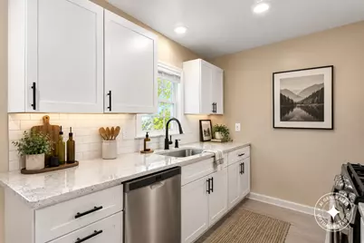 6133 Thomas Avenue S, Minneapolis, MN 55410 - Photo 11