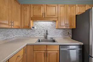 78 10th E St, Saint Paul, MN 55101 - Photo 21