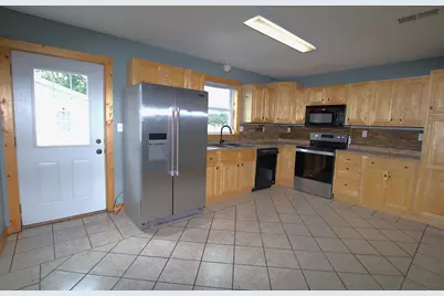 311 Roosevelt Street SW, Staples, MN 56479 - Photo 7