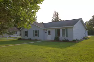 311 Roosevelt St SW, Staples, MN 56479 - Photo 3