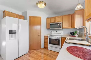 4052 Blakewood Dr, Shakopee, MN 55379 - Photo 11