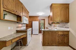 14211 Lennell Dr, Minnetonka, MN 55345 - Photo 15