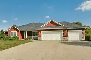 221 Devin Dr, Saint Charles, MN 55972 - Photo 1