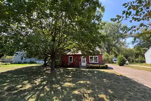 830 Sandhurst Dr W, Roseville, MN 55113 - Photo 33