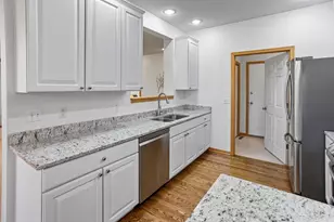 3872 Lawndale Ln N, Plymouth, MN 55446 - Photo 7