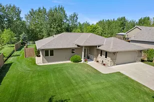 820 Willow Dr, Hutchinson, MN 55350 - Photo 11