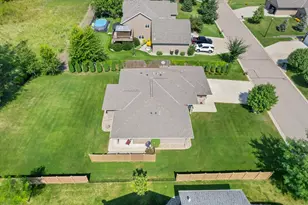 820 Willow Dr, Hutchinson, MN 55350 - Photo 87