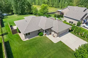 820 Willow Dr, Hutchinson, MN 55350 - Photo 5