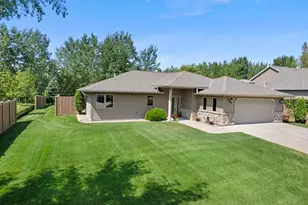 820 Willow Dr, Hutchinson, MN 55350 - Photo 9