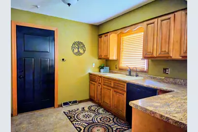 904 Willmar Avenue SE, Willmar, MN 56201 - Photo 5