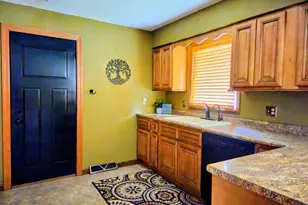 904 Willmar Ave SE, Willmar, MN 56201 - Photo 5