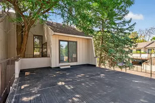 5815 Lake Curve Ln, Brooklyn Center, MN 55429 - Photo 29