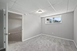 5815 Lake Curve Ln, Brooklyn Center, MN 55429 - Photo 15