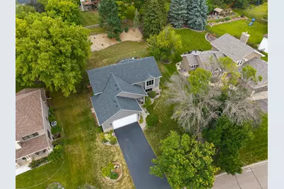 1123 Ridge Bluff Drive, Chaska, MN 55318 - Photo 3