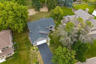 1123 Ridge Bluff Dr, Chaska, MN 55318 - Photo 3