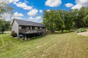 1123 Ridge Bluff Dr, Chaska, MN 55318 - Photo 45