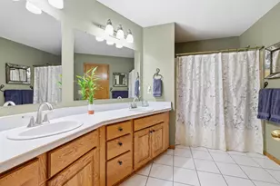 1123 Ridge Bluff Dr, Chaska, MN 55318 - Photo 19