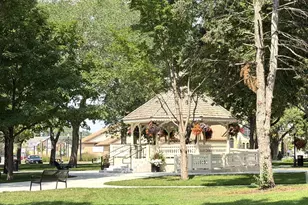 1123 Ridge Bluff Dr, Chaska, MN 55318 - Photo 39