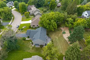 1123 Ridge Bluff Dr, Chaska, MN 55318 - Photo 43