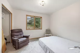 1123 Ridge Bluff Dr, Chaska, MN 55318 - Photo 17