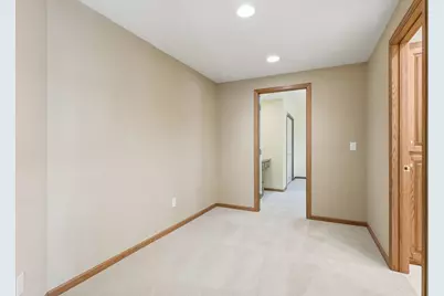 2715 Edgewater Bay, Woodbury, MN 55125 - Photo 25