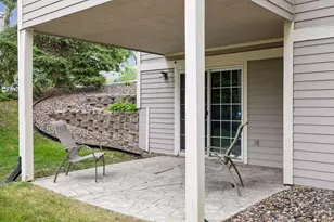 1724 Donegal Dr, Woodbury, MN 55125 - Photo 39