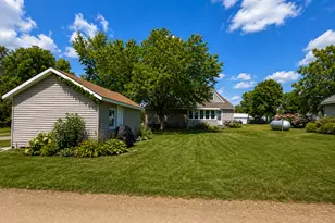 305 W Holdt St, Battle Lake, MN 56515 - Photo 17