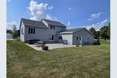 102 County Road 16 S, Comfrey, MN 56019 - Photo 37