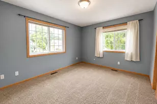 1088 Lovell Ave W, Roseville, MN 55113 - Photo 13