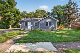 935 5th Ave W, Shakopee, MN 55379 - Photo 1