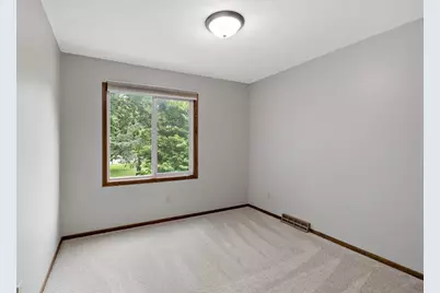 582 Clover Leaf Parkway NE, Blaine, MN 55434 - Photo 15