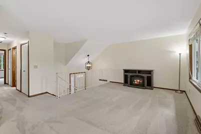 582 Clover Leaf Parkway NE, Blaine, MN 55434 - Photo 3