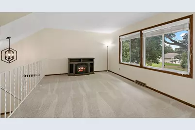 582 Clover Leaf Parkway NE, Blaine, MN 55434 - Photo 5