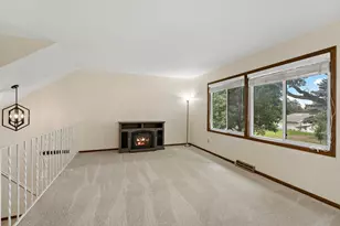 582 Clover Leaf Pkwy NE, Blaine, MN 55434 - Photo 5