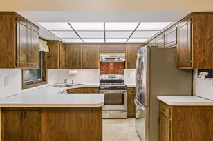 1013 Robinhood Pl, Shoreview, MN 55126 - Photo 15