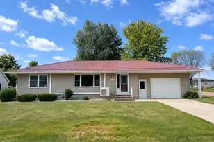 404 S Paffrath Ave, Springfield, MN 56087 - Photo 1