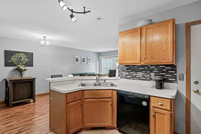 483 Mission Hills Way E, Chanhassen, MN 55317 - Photo 7