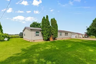 15774 SW 35th Ave, Ellendale, MN 56026 - Photo 1