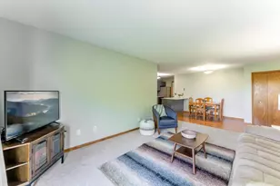 14020 44th Pl N, Plymouth, MN 55446 - Photo 3