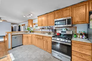 12325 Johnson Memorial Dr, Shakopee, MN 55379 - Photo 17