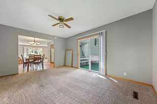 606 N 9th St, Saint Peter, MN 56082 - Photo 7