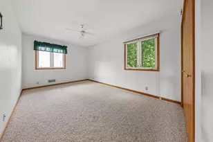 606 N 9th St, Saint Peter, MN 56082 - Photo 17
