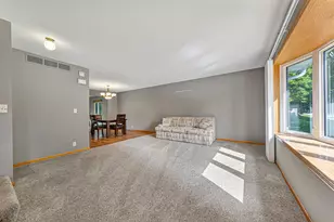 606 N 9th St, Saint Peter, MN 56082 - Photo 3