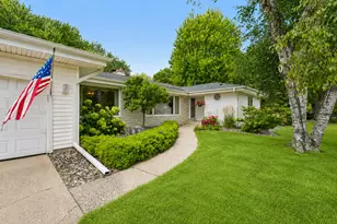 9632 Oxborough Rd, Bloomington, MN 55437 - Photo 3