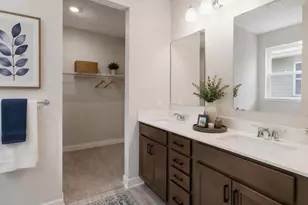 2140 Blf Hts Dr, Shakopee, MN 55379 - Photo 11