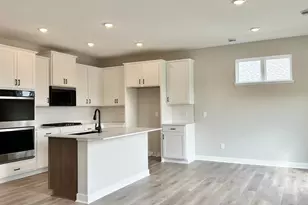 2140 Blf Hts Dr, Shakopee, MN 55379 - Photo 3